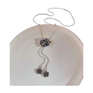 Black Camellia Elegant Necklace